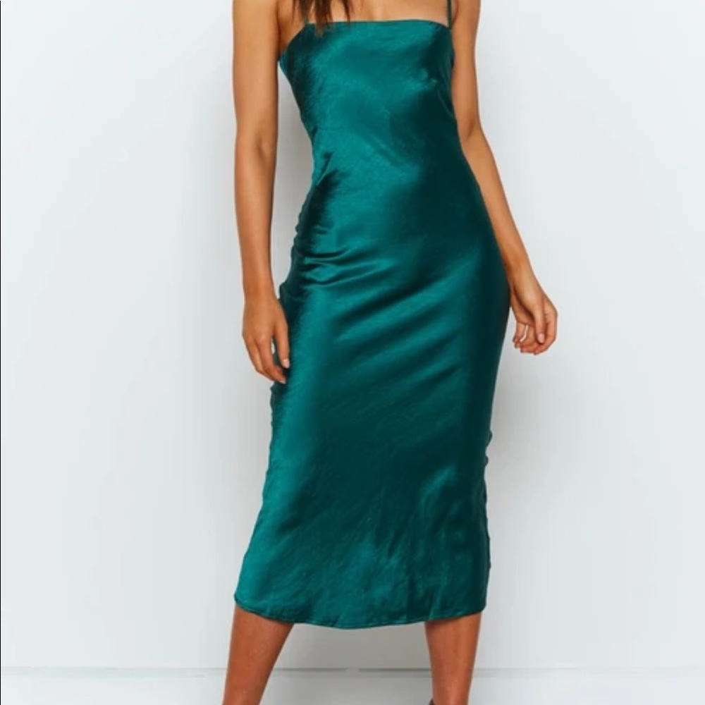 Beginning Boutique The Amaryllis Dress Emerald 6 - Picture 6 of 16